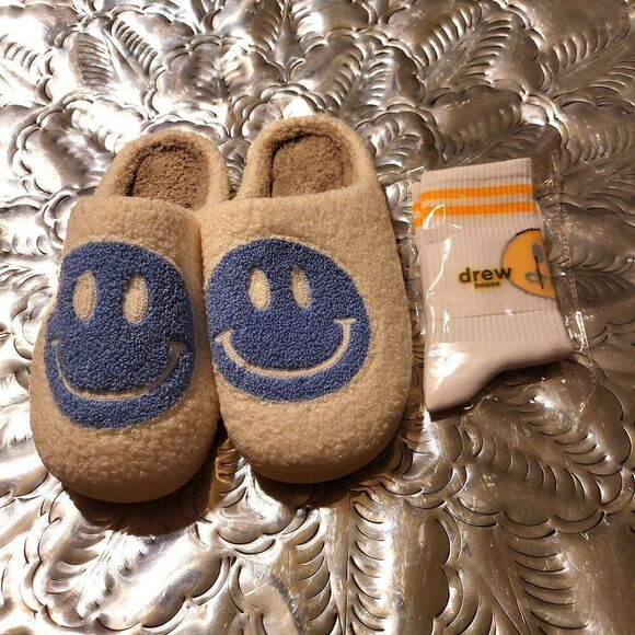 A set of house shoes,brand new,and a pair of socks! So plush!;smiley/ drew house - Picture 1 of 5